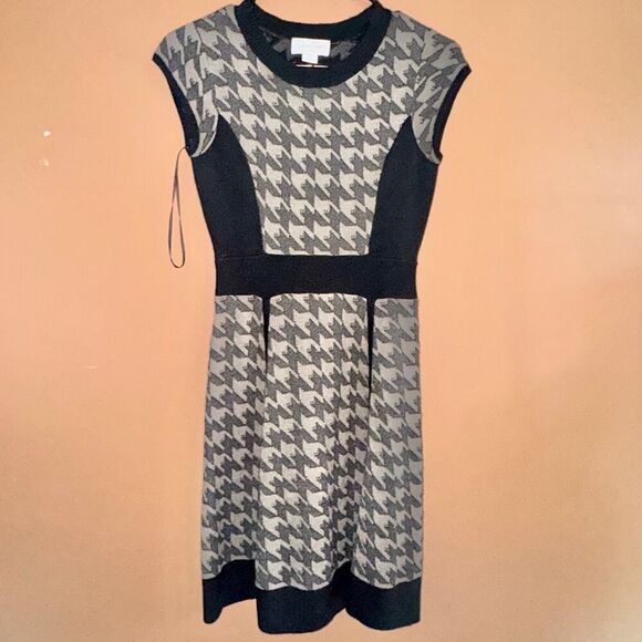 Jessica Simpson Houndstooth Sweater Dress - Women's XS - Picture 1 of 8